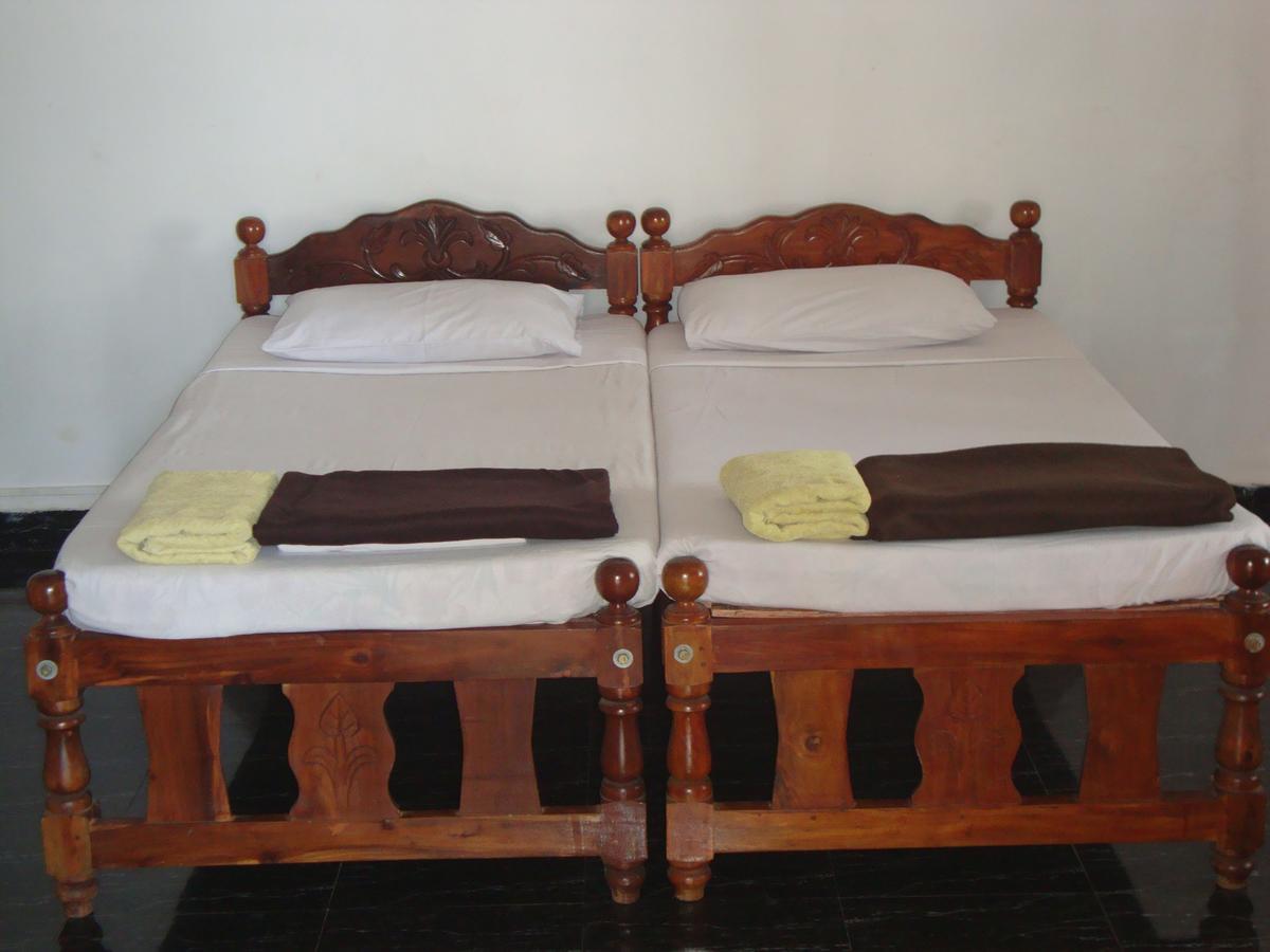 Leon Hide Out Guest House Vasco Da Gama Exterior photo
