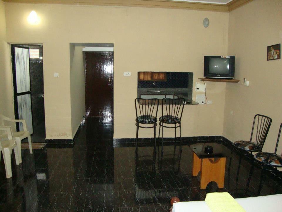 Leon Hide Out Guest House Vasco Da Gama Exterior photo